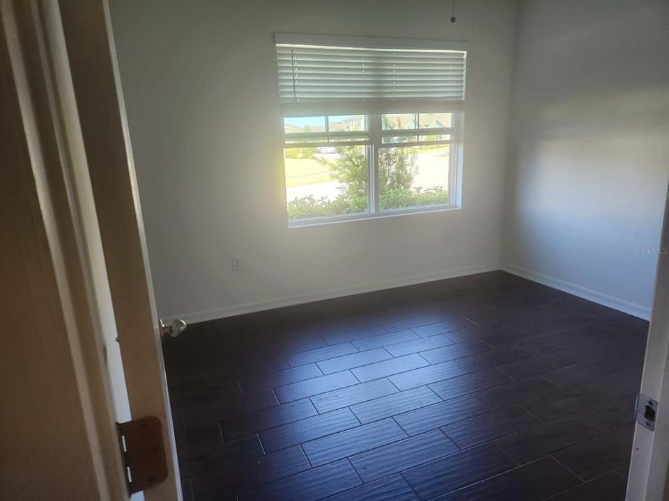 For Rent: $2,400 (3 beds, 2 baths, 1697 Square Feet)