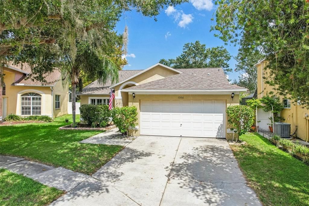 Active With Contract: $425,000 (4 beds, 2 baths, 1526 Square Feet)