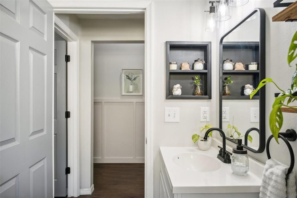 Single vanity with modern fixtures