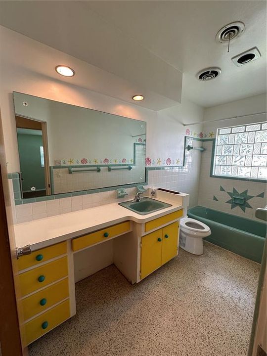 2nd Bathroom with Built In Vanity and Tub