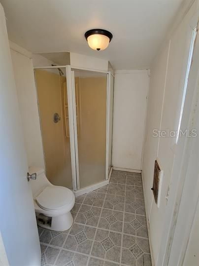 For Rent: $1,100 (2 beds, 1 baths, 738 Square Feet)