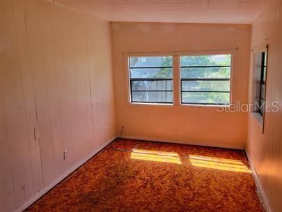 For Rent: $1,100 (2 beds, 1 baths, 738 Square Feet)