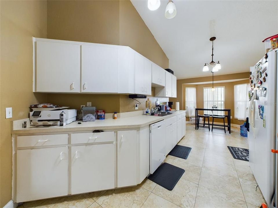 For Sale: $279,900 (3 beds, 2 baths, 1601 Square Feet)