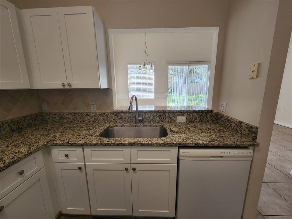 For Rent: $1,895 (3 beds, 2 baths, 1328 Square Feet)