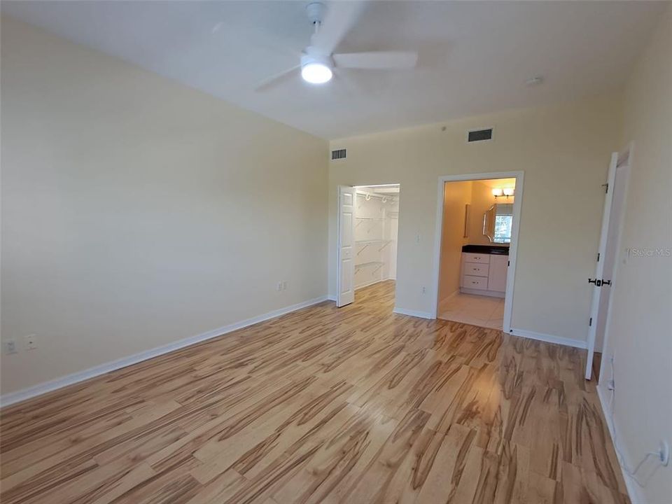 For Rent: $2,500 (2 beds, 2 baths, 1245 Square Feet)