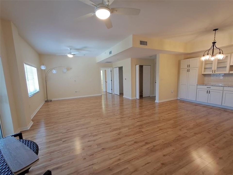 For Rent: $2,500 (2 beds, 2 baths, 1245 Square Feet)