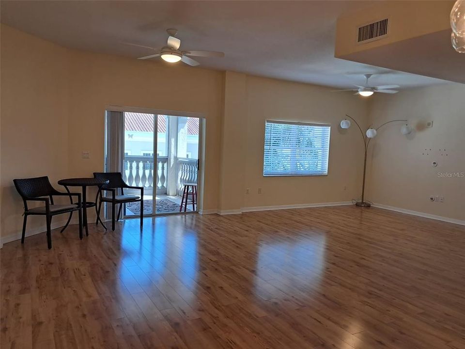 For Rent: $2,500 (2 beds, 2 baths, 1245 Square Feet)