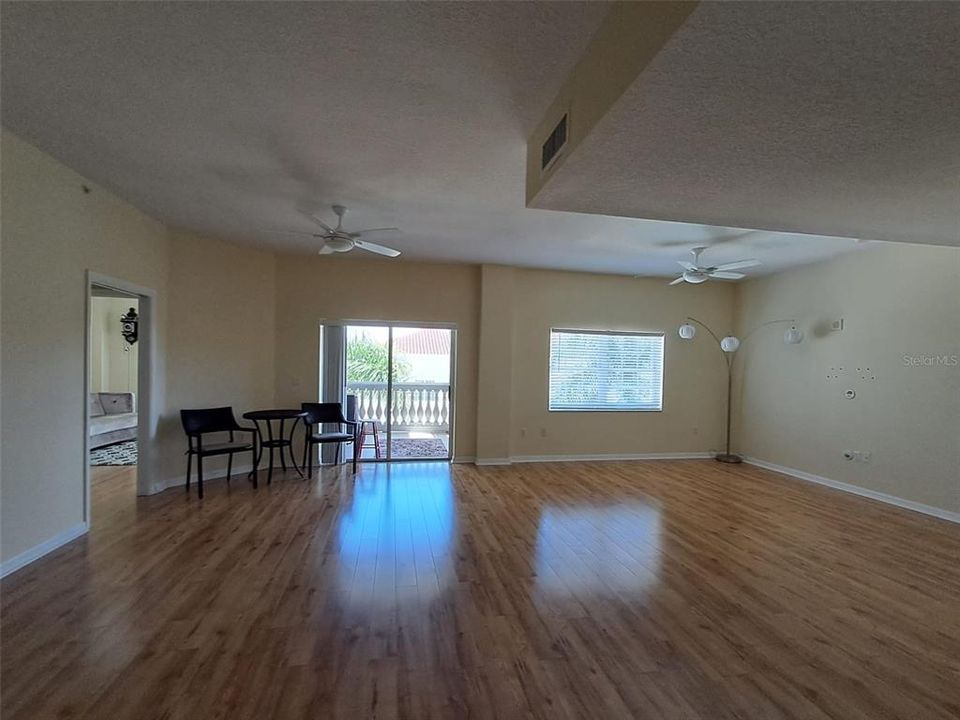 For Rent: $2,500 (2 beds, 2 baths, 1245 Square Feet)