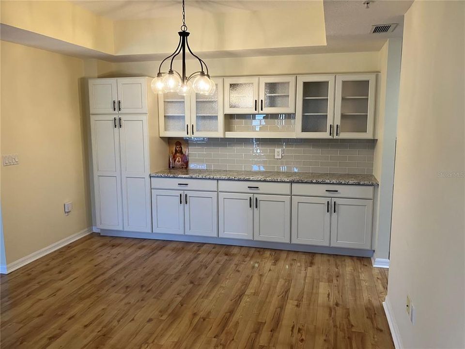 For Rent: $2,500 (2 beds, 2 baths, 1245 Square Feet)