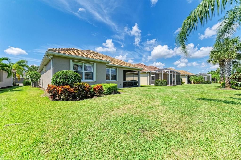 For Sale: $499,000 (2 beds, 2 baths, 1858 Square Feet)