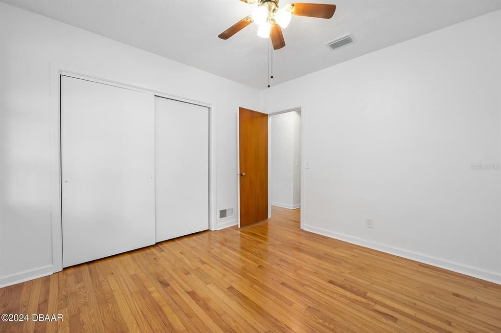 For Sale: $447,000 (3 beds, 1 baths, 1589 Square Feet)