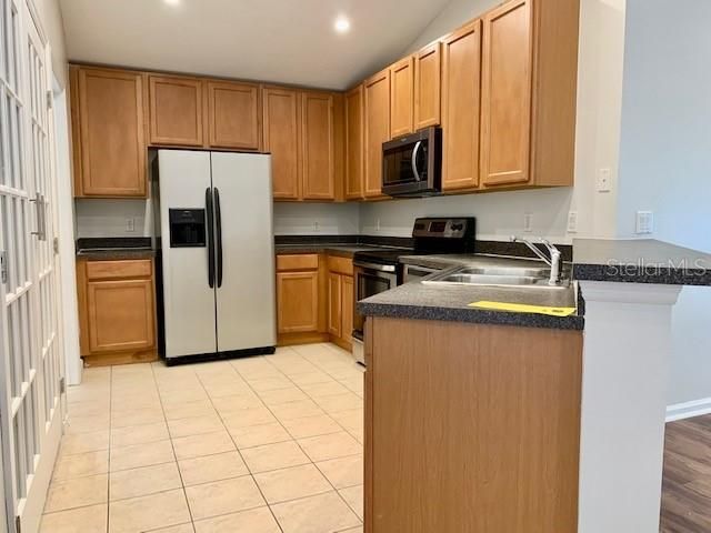 For Rent: $2,300 (4 beds, 3 baths, 1673 Square Feet)