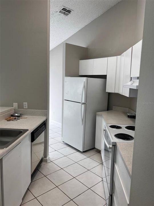 For Rent: $1,550 (2 beds, 2 baths, 900 Square Feet)