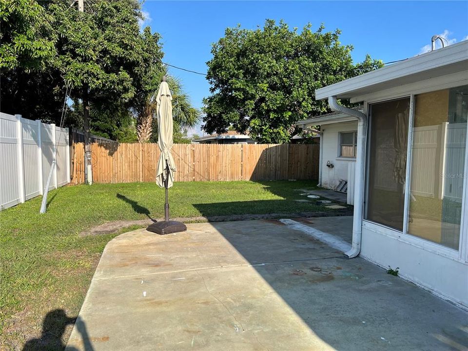 For Rent: $2,800 (2 beds, 2 baths, 1376 Square Feet)