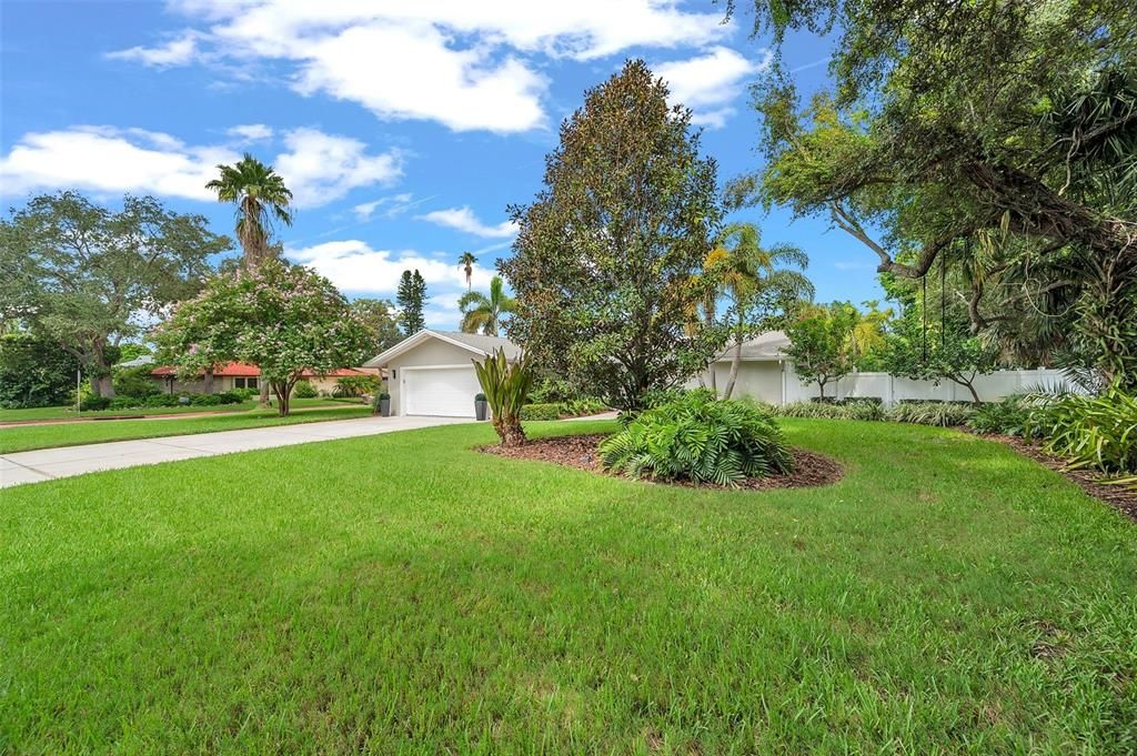 For Sale: $835,000 (3 beds, 2 baths, 1766 Square Feet)