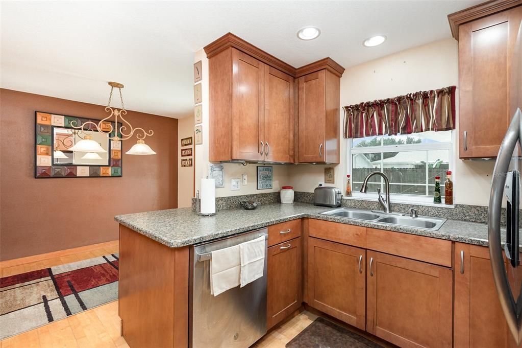 For Sale: $399,000 (3 beds, 2 baths, 1674 Square Feet)