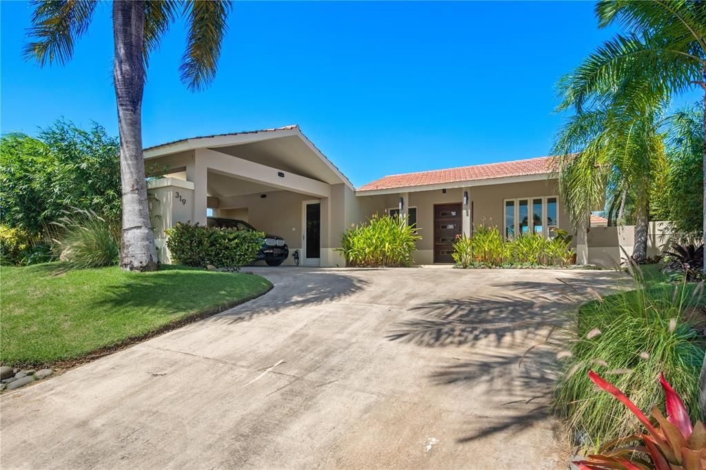 For Sale: $1,450,000 (3 beds, 3 baths, 2500 Square Feet)