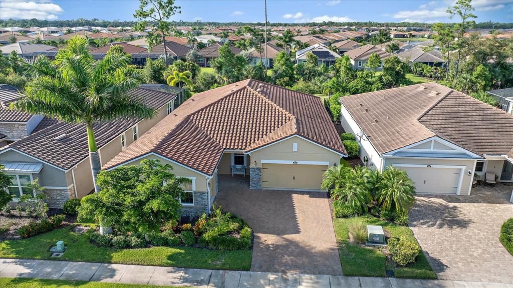 For Sale: $625,000 (3 beds, 3 baths, 2294 Square Feet)