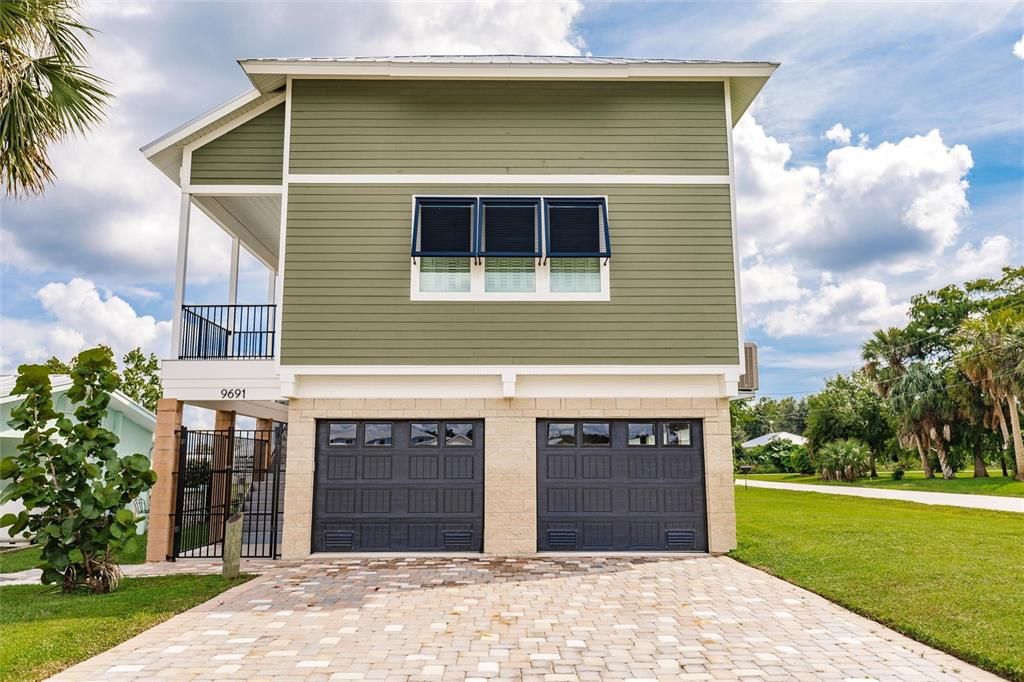 For Sale: $750,000 (3 beds, 3 baths, 2093 Square Feet)