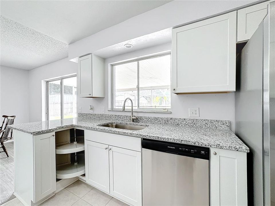 For Sale: $429,900 (3 beds, 2 baths, 1296 Square Feet)