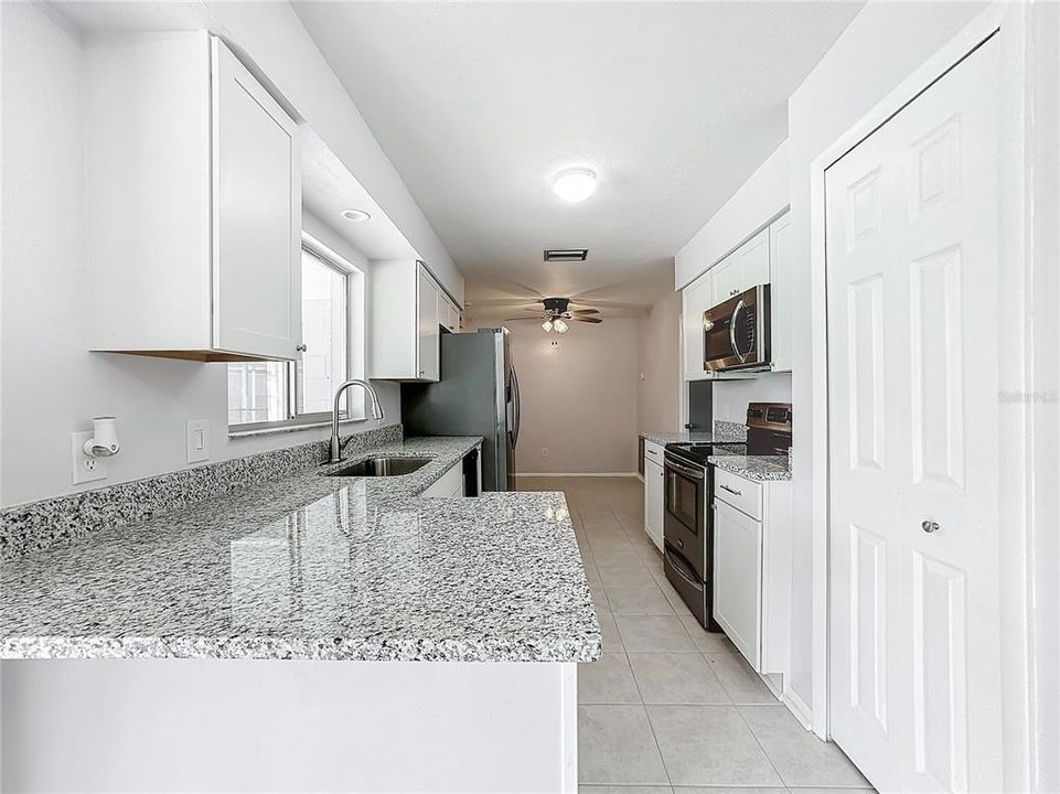 For Sale: $429,900 (3 beds, 2 baths, 1296 Square Feet)