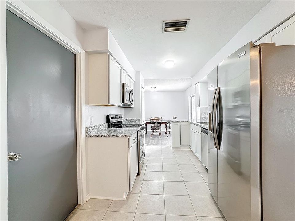 For Sale: $429,900 (3 beds, 2 baths, 1296 Square Feet)