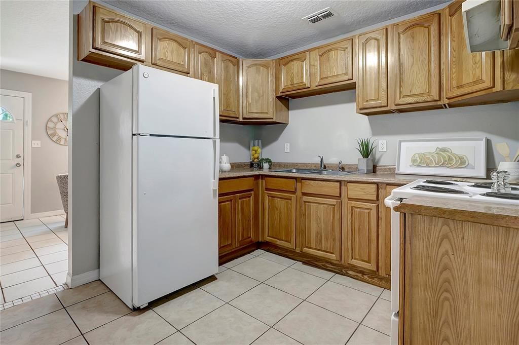 For Sale: $329,000 (4 beds, 2 baths, 1476 Square Feet)