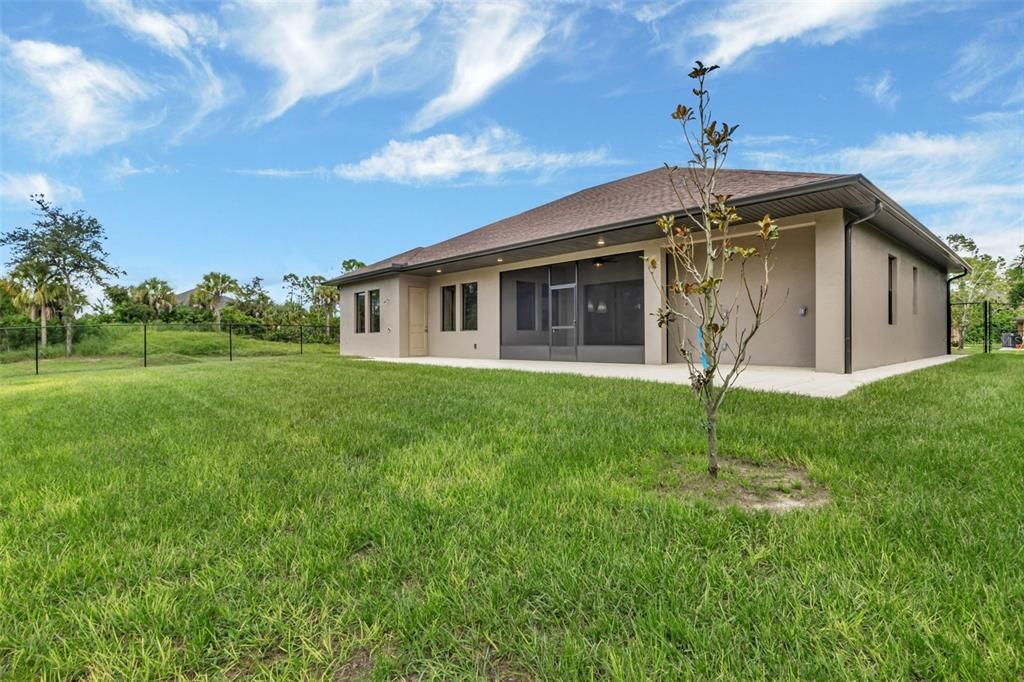 For Sale: $610,000 (4 beds, 2 baths, 2048 Square Feet)