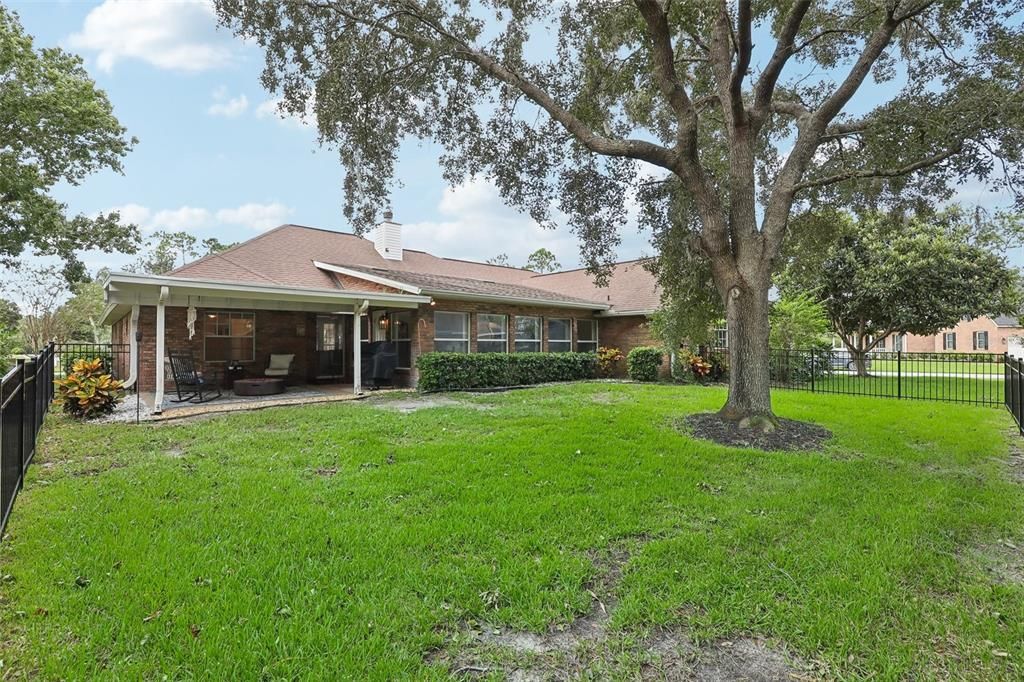 For Sale: $489,000 (3 beds, 2 baths, 2545 Square Feet)