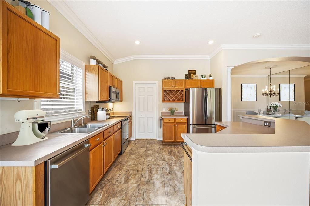 For Sale: $484,500 (3 beds, 2 baths, 1753 Square Feet)