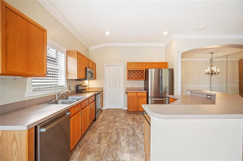 For Sale: $484,500 (3 beds, 2 baths, 1753 Square Feet)