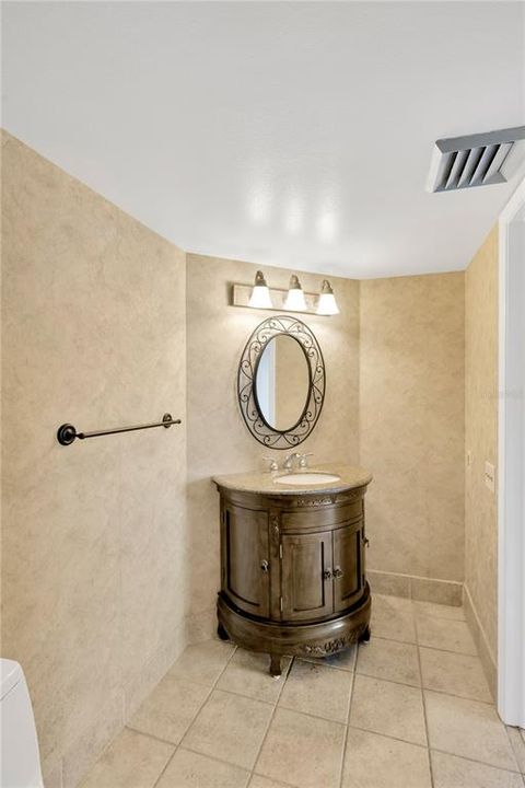 Custom Vanity Master Ensuite