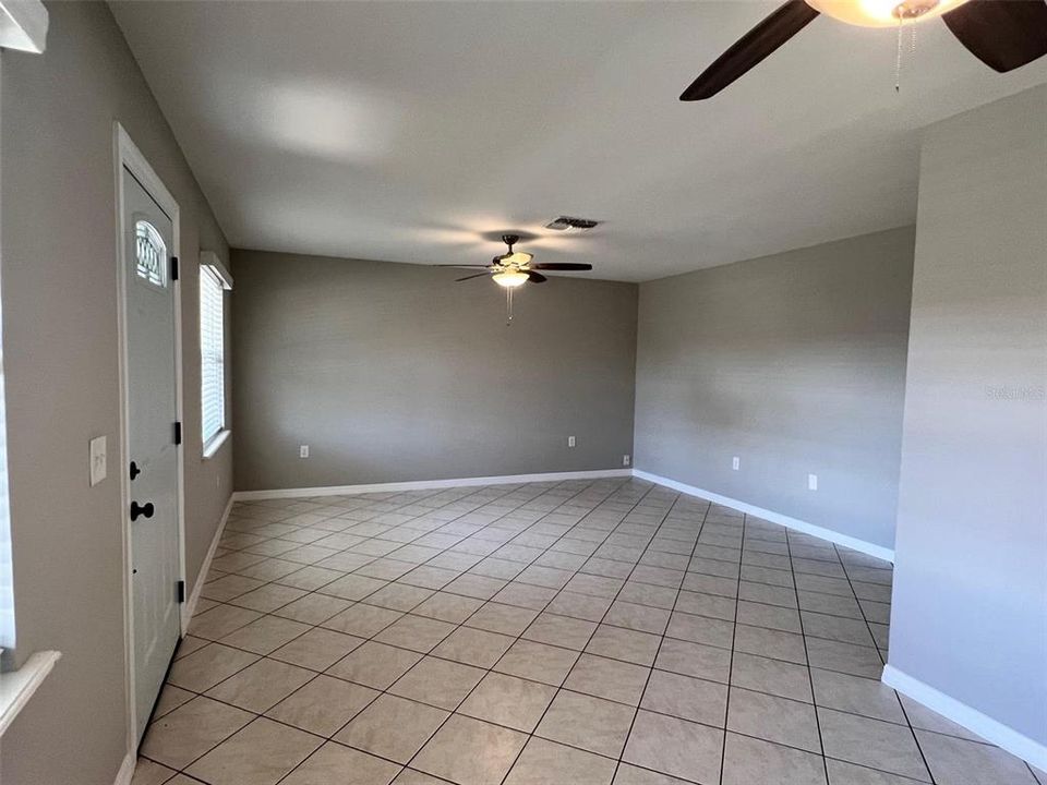 For Rent: $2,100 (2 beds, 2 baths, 1416 Square Feet)