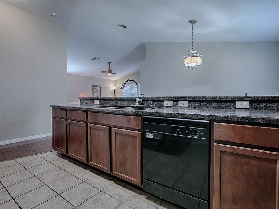 For Sale: $264,900 (3 beds, 2 baths, 1425 Square Feet)