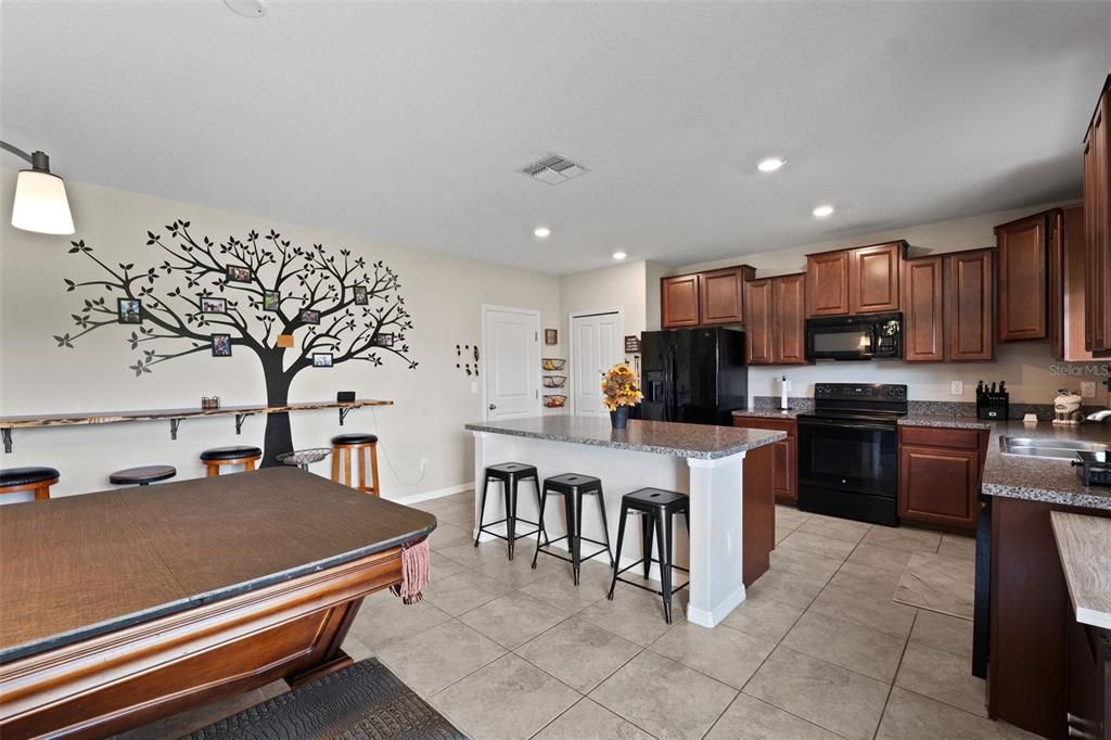 For Sale: $365,000 (4 beds, 2 baths, 2591 Square Feet)