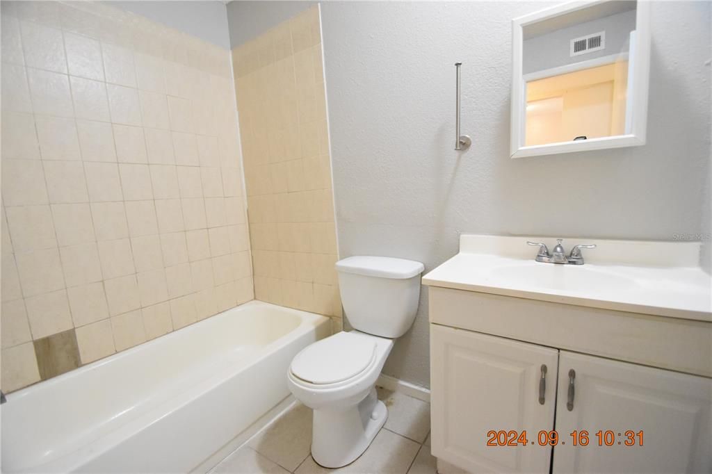 For Rent: $1,195 (2 beds, 1 baths, 770 Square Feet)