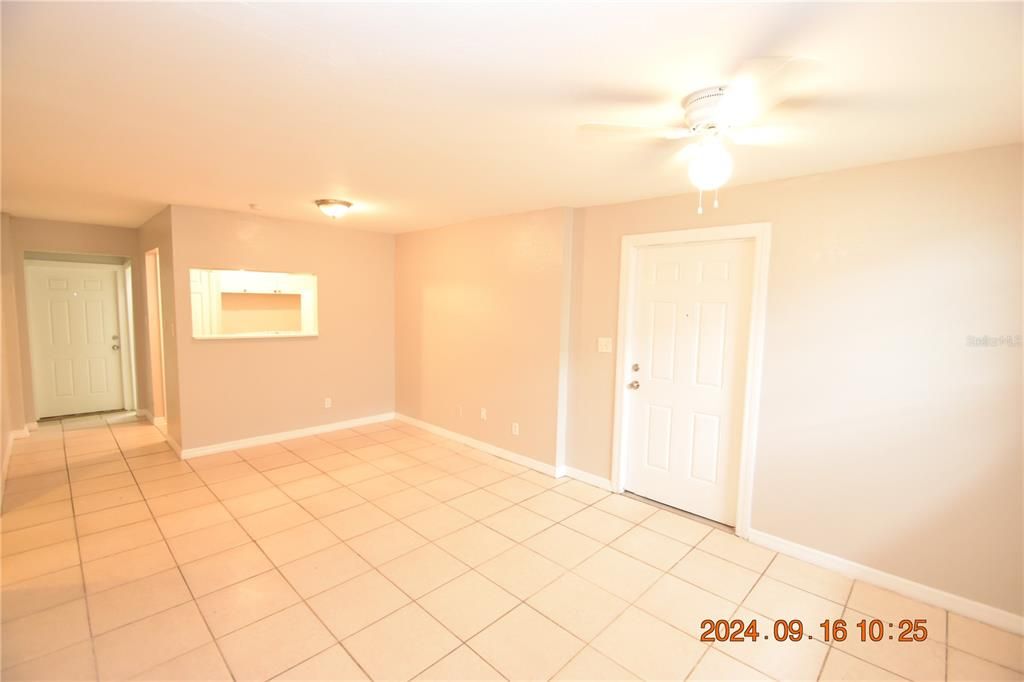 For Rent: $1,195 (2 beds, 1 baths, 770 Square Feet)