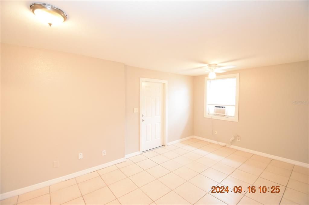 For Rent: $1,195 (2 beds, 1 baths, 770 Square Feet)