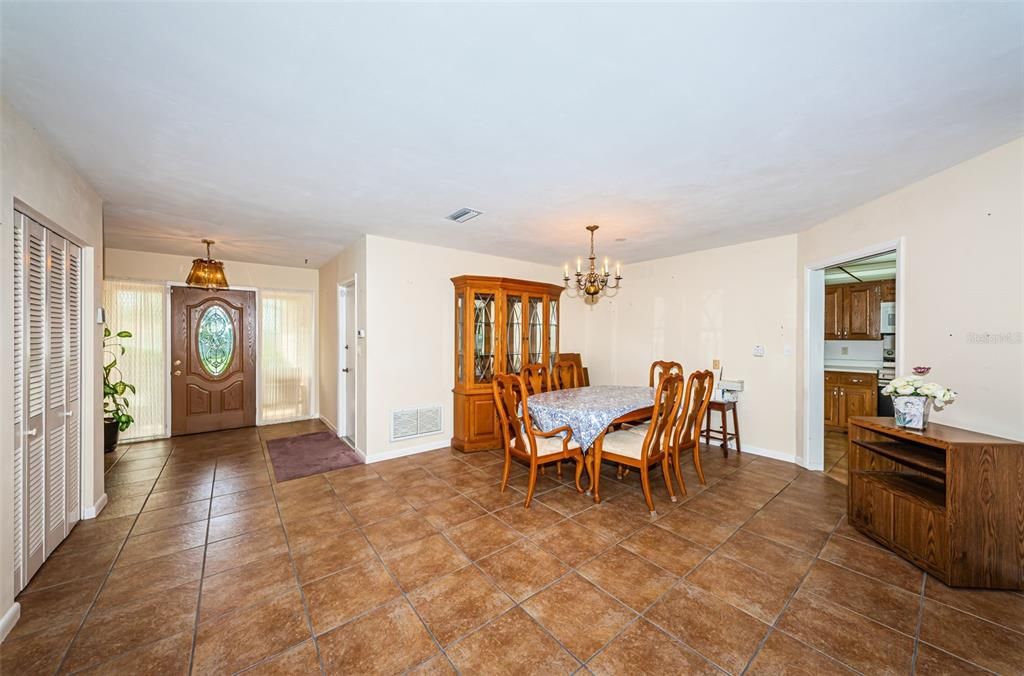 For Sale: $469,900 (2 beds, 2 baths, 1502 Square Feet)