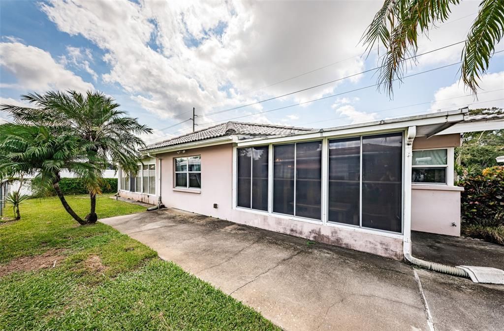 For Sale: $469,900 (2 beds, 2 baths, 1502 Square Feet)