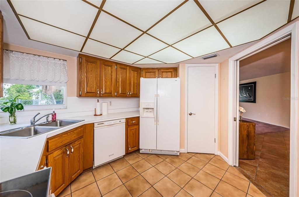 For Sale: $469,900 (2 beds, 2 baths, 1502 Square Feet)