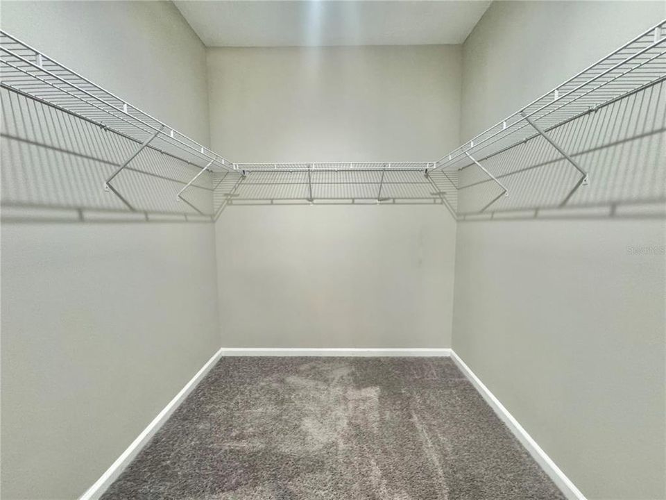 7x9 walk-in closet