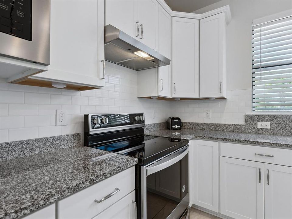 For Sale: $429,990 (2 beds, 2 baths, 1436 Square Feet)