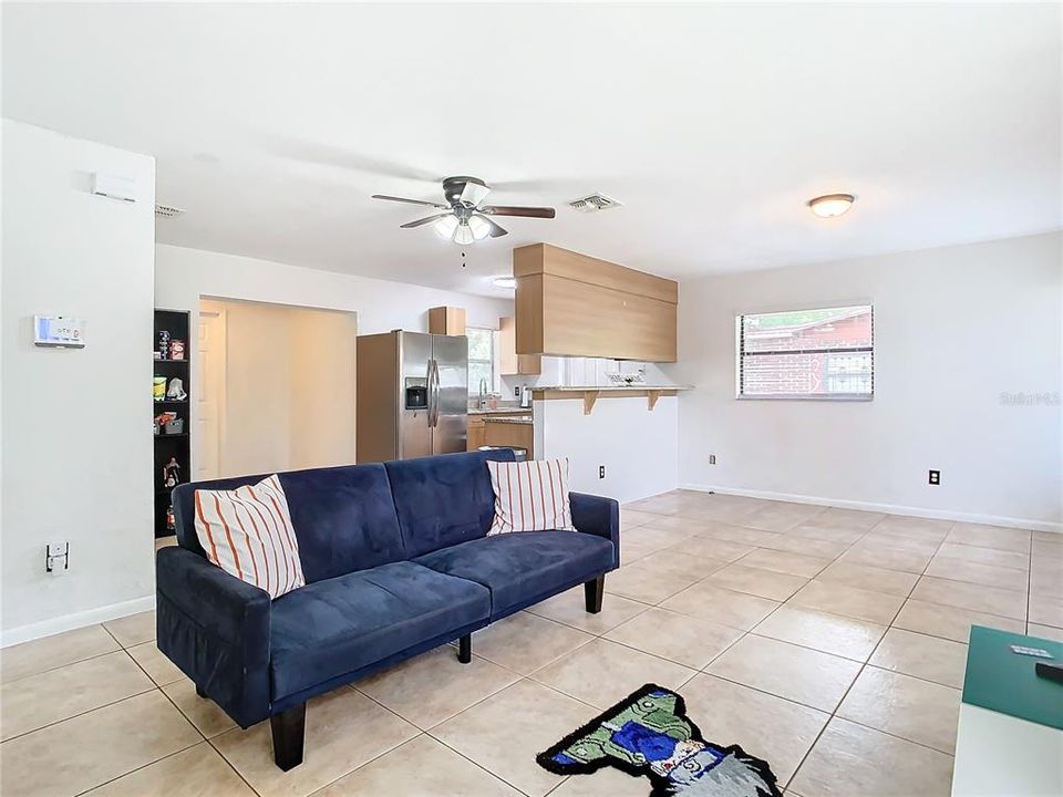 For Sale: $309,000 (4 beds, 2 baths, 1321 Square Feet)