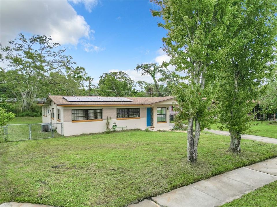 For Sale: $309,000 (4 beds, 2 baths, 1321 Square Feet)