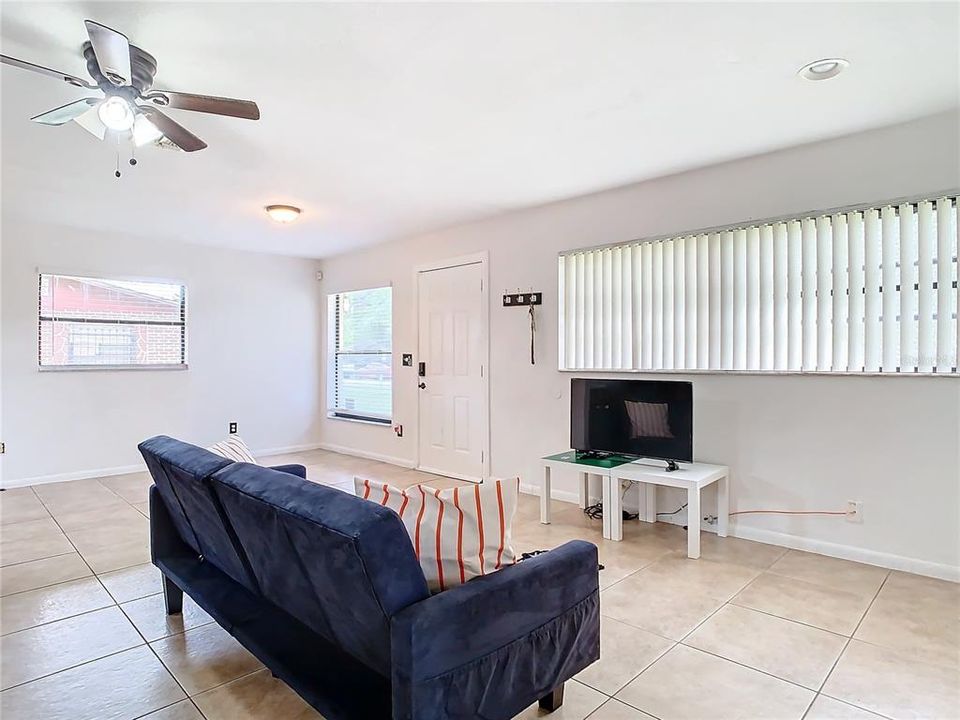 For Sale: $309,000 (4 beds, 2 baths, 1321 Square Feet)