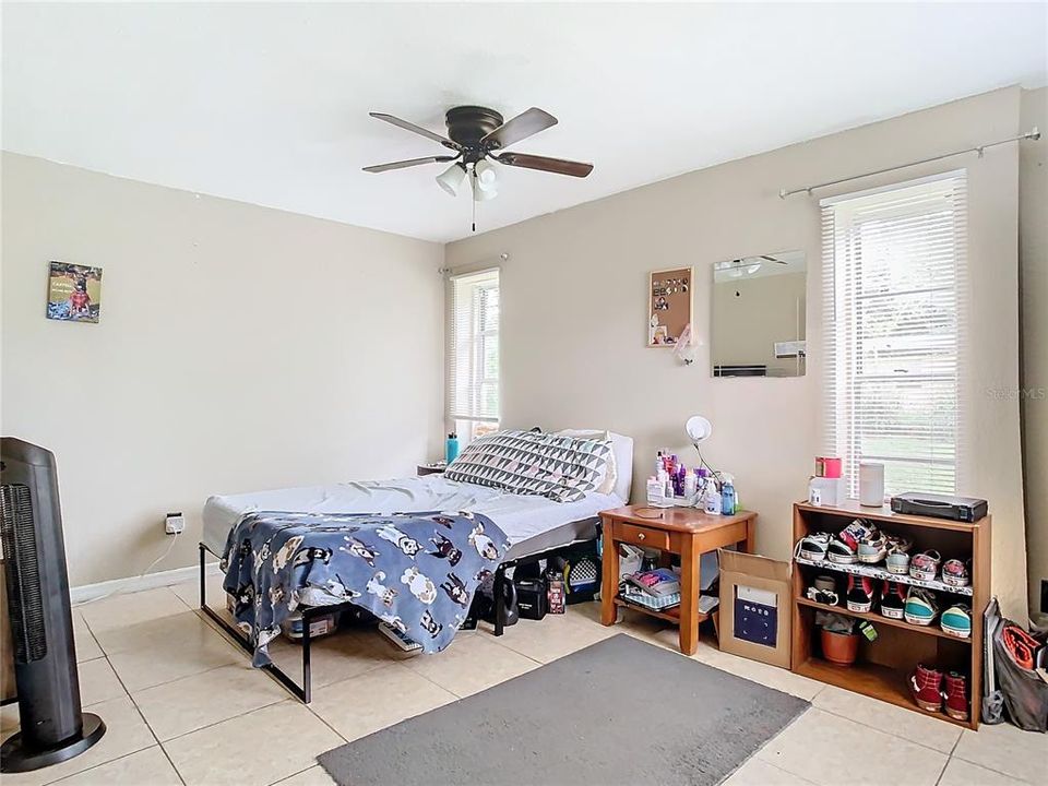 For Sale: $309,000 (4 beds, 2 baths, 1321 Square Feet)