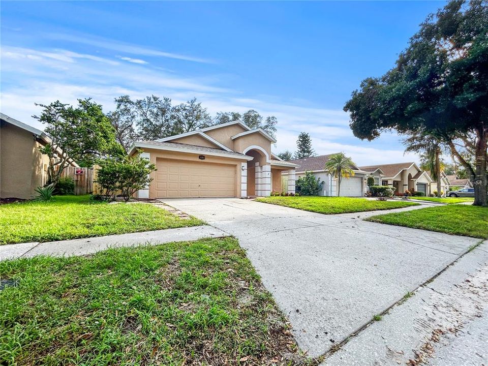 For Sale: $549,900 (4 beds, 2 baths, 2027 Square Feet)