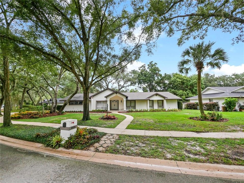 For Sale: $515,000 (4 beds, 2 baths, 2072 Square Feet)