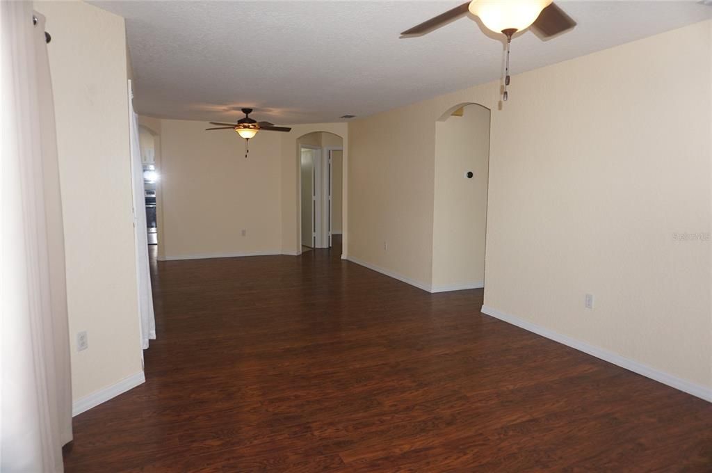 For Sale: $224,700 (2 beds, 2 baths, 1283 Square Feet)